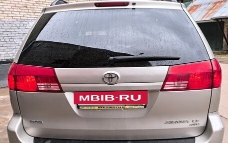 Toyota Sienna II рестайлинг, 2005 год, 1 100 000 рублей, 3 фотография