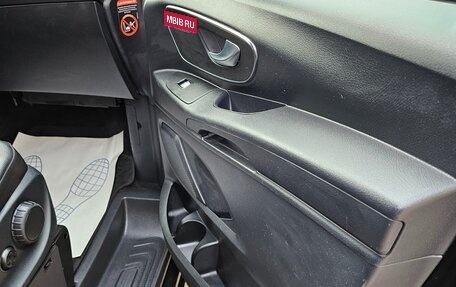 Mercedes-Benz Vito, 2020 год, 6 300 000 рублей, 19 фотография