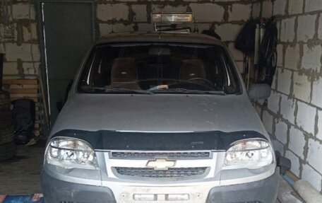 Chevrolet Niva I рестайлинг, 2005 год, 190 000 рублей, 1 фотография