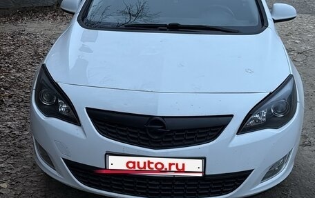 Opel Astra J, 2011 год, 750 000 рублей, 2 фотография