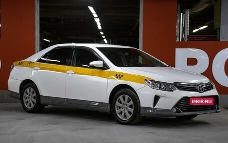 Toyota Camry, 2018 год, 1 598 000 рублей, 3 фотография