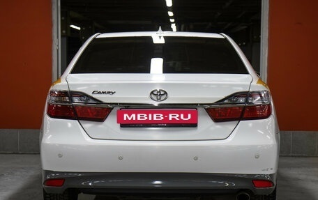 Toyota Camry, 2018 год, 1 598 000 рублей, 6 фотография