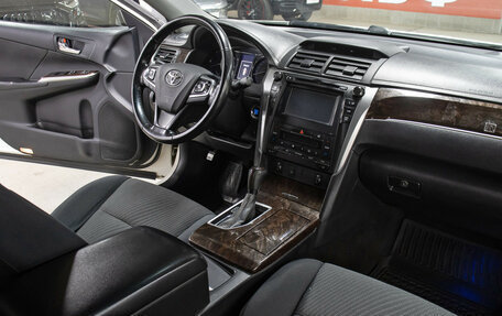 Toyota Camry, 2018 год, 1 598 000 рублей, 11 фотография