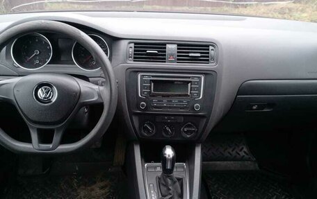 Volkswagen Jetta VI, 2015 год, 950 000 рублей, 6 фотография