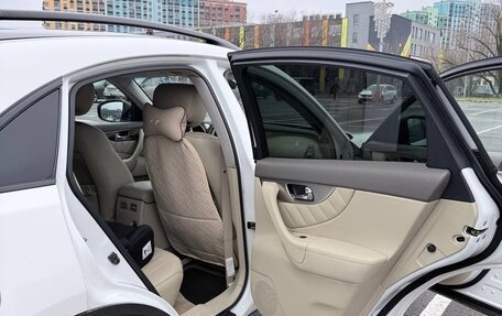 Infiniti FX II, 2009 год, 1 250 000 рублей, 15 фотография