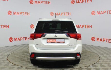 Mitsubishi Outlander III рестайлинг 3, 2016 год, 1 600 000 рублей, 6 фотография