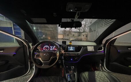 Hyundai Solaris II рестайлинг, 2018 год, 800 000 рублей, 9 фотография