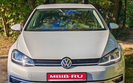 Volkswagen Golf VII, 2018 год, 1 900 000 рублей, 2 фотография