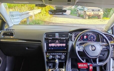 Volkswagen Golf VII, 2018 год, 1 900 000 рублей, 18 фотография