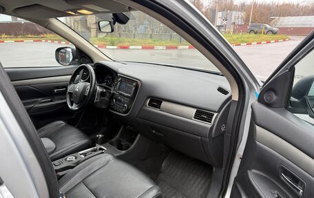 Mitsubishi Outlander III рестайлинг 3, 2013 год, 1 090 000 рублей, 11 фотография