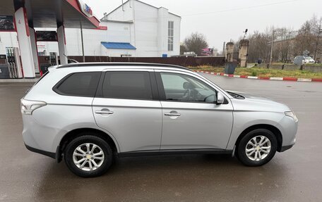 Mitsubishi Outlander III рестайлинг 3, 2013 год, 1 090 000 рублей, 3 фотография