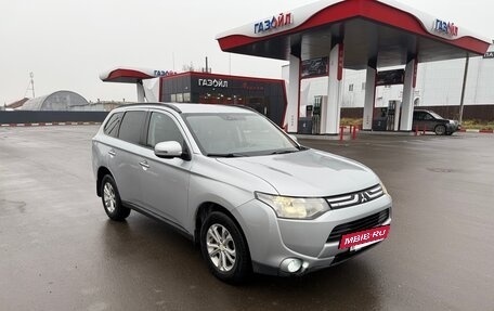 Mitsubishi Outlander III рестайлинг 3, 2013 год, 1 090 000 рублей, 2 фотография