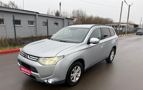 Mitsubishi Outlander III рестайлинг 3, 2013 год, 1 090 000 рублей, 1 фотография