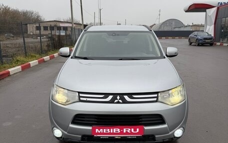 Mitsubishi Outlander III рестайлинг 3, 2013 год, 1 090 000 рублей, 8 фотография