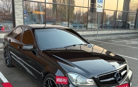 Mercedes-Benz C-Класс, 2011 год, 1 650 000 рублей, 2 фотография