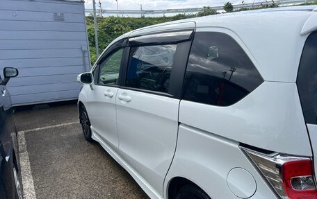 Honda Freed I, 2014 год, 935 000 рублей, 4 фотография