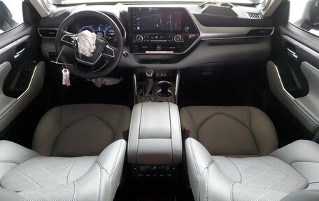 Toyota Highlander, 2025 год, 5 600 000 рублей, 8 фотография