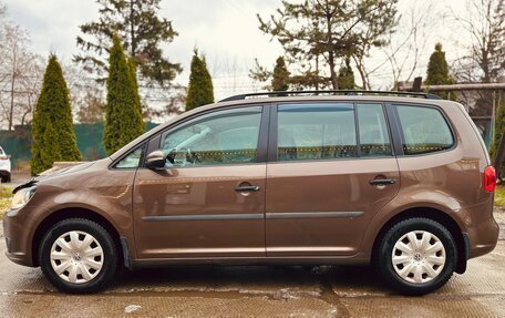 Volkswagen Touran III, 2012 год, 880 000 рублей, 2 фотография