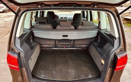 Volkswagen Touran III, 2012 год, 880 000 рублей, 7 фотография