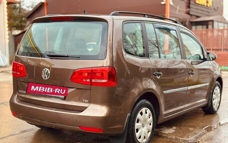 Volkswagen Touran III, 2012 год, 880 000 рублей, 4 фотография