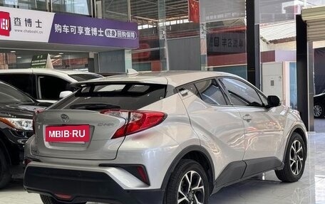 Toyota C-HR I рестайлинг, 2022 год, 1 580 500 рублей, 4 фотография