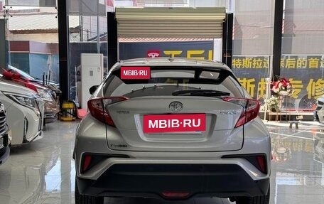 Toyota C-HR I рестайлинг, 2022 год, 1 580 500 рублей, 5 фотография