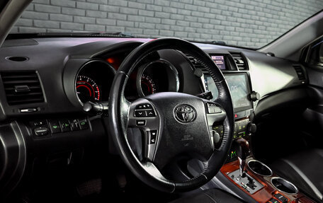 Toyota Highlander III, 2012 год, 2 150 000 рублей, 12 фотография