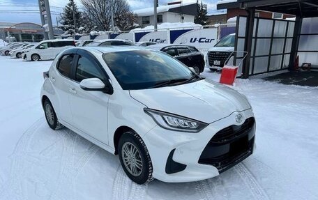Toyota Yaris, 2022 год, 872 000 рублей, 3 фотография