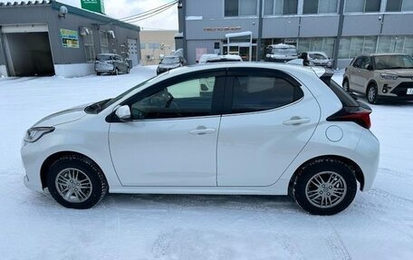 Toyota Yaris, 2022 год, 872 000 рублей, 7 фотография