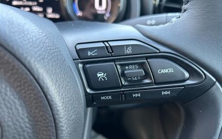 Toyota Yaris, 2022 год, 872 000 рублей, 11 фотография