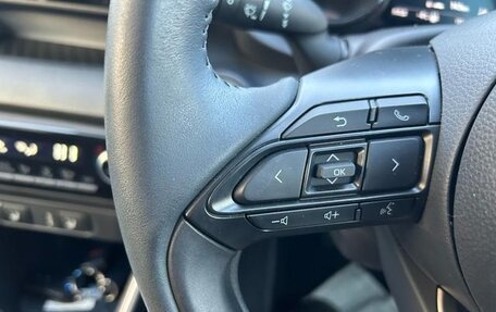 Toyota Yaris, 2022 год, 872 000 рублей, 10 фотография