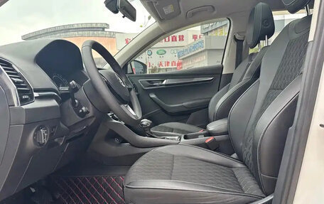 Skoda Karoq I, 2022 год, 1 650 001 рублей, 9 фотография