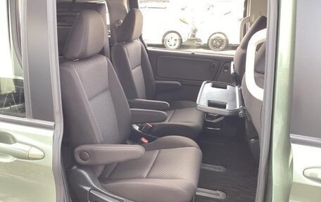 Honda Freed II, 2022 год, 1 250 000 рублей, 16 фотография