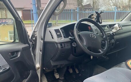 Toyota HiAce H200, 2012 год, 1 300 000 рублей, 8 фотография