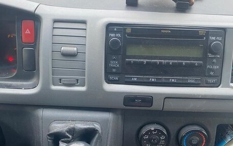 Toyota HiAce H200, 2012 год, 1 300 000 рублей, 13 фотография