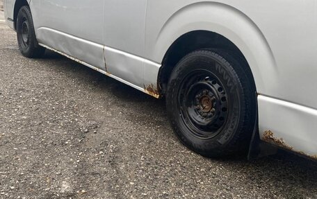 Toyota HiAce H200, 2012 год, 1 300 000 рублей, 21 фотография