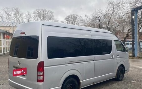 Toyota HiAce H200, 2012 год, 1 300 000 рублей, 15 фотография
