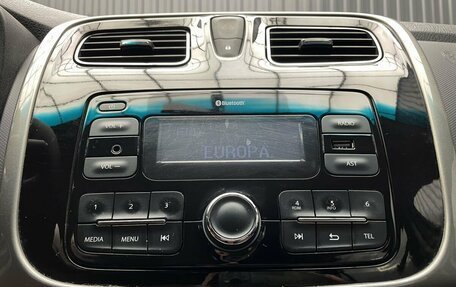 Renault Logan II, 2017 год, 797 000 рублей, 10 фотография