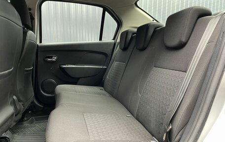 Renault Logan II, 2017 год, 797 000 рублей, 17 фотография