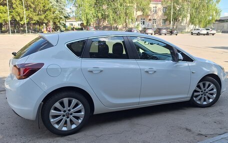 Opel Astra J, 2011 год, 625 000 рублей, 10 фотография