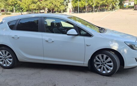 Opel Astra J, 2011 год, 625 000 рублей, 11 фотография