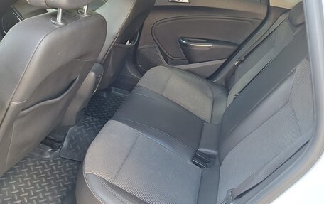 Opel Astra J, 2011 год, 625 000 рублей, 25 фотография