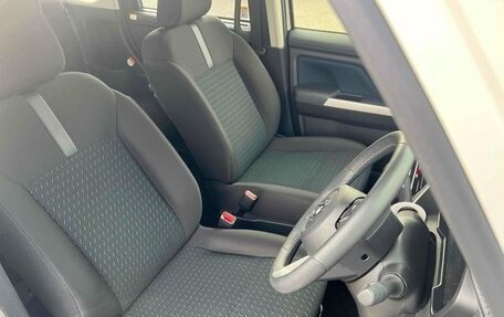 Toyota Roomy I, 2022 год, 1 050 069 рублей, 17 фотография