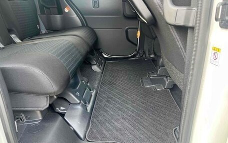 Toyota Roomy I, 2022 год, 1 050 069 рублей, 31 фотография