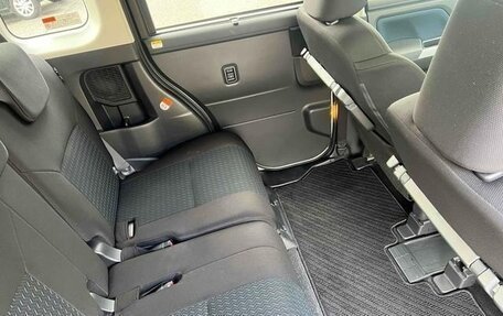 Toyota Roomy I, 2022 год, 1 050 069 рублей, 32 фотография