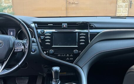 Toyota Camry, 2020 год, 2 650 000 рублей, 9 фотография