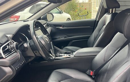 Toyota Camry, 2020 год, 2 650 000 рублей, 8 фотография