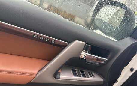 Toyota Land Cruiser 200, 2015 год, 3 699 999 рублей, 11 фотография