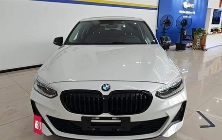 BMW 1 серия, 2022 год, 2 050 000 рублей, 2 фотография