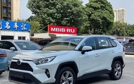Toyota RAV4, 2023 год, 3 302 500 рублей, 1 фотография